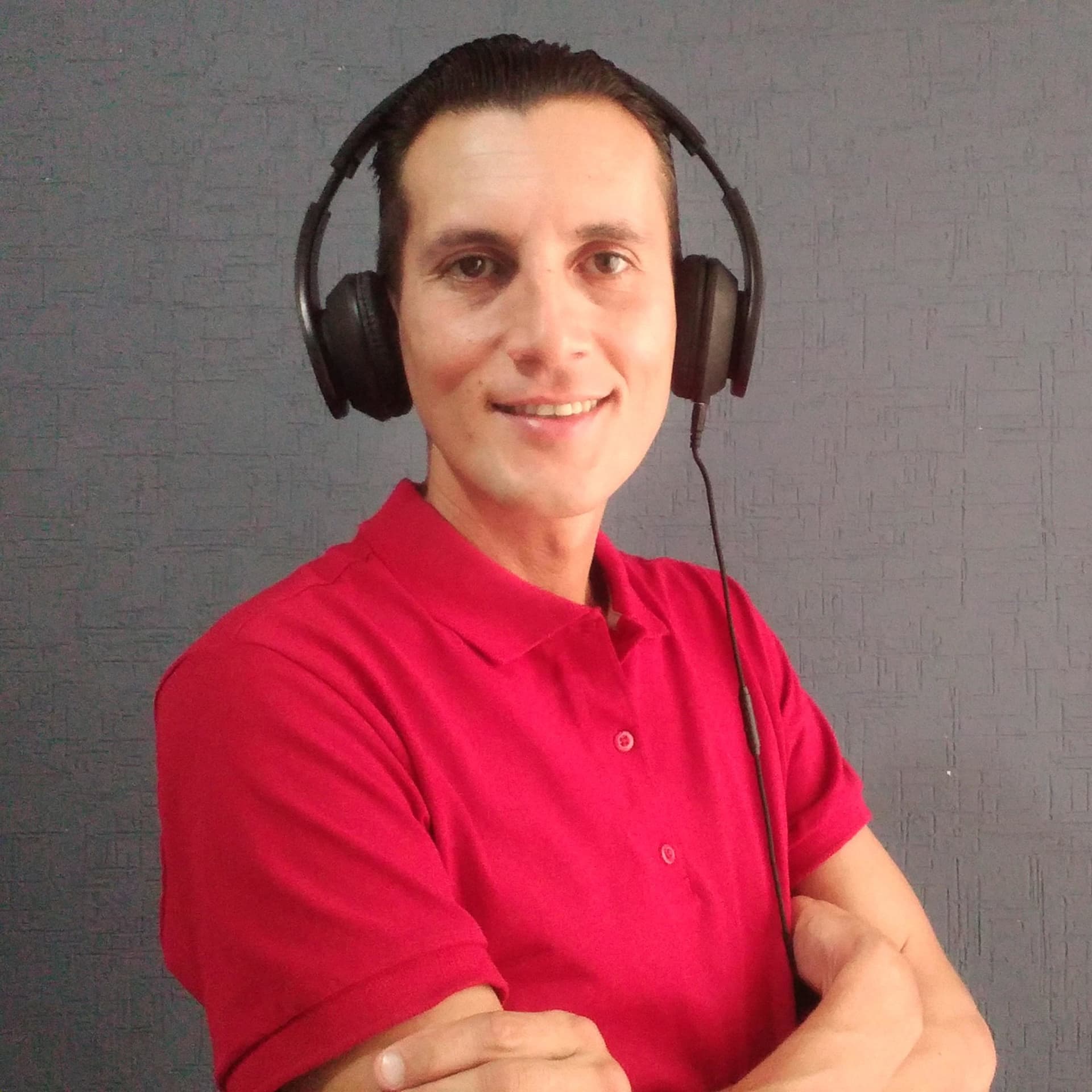 Brifing Con Charly - Podcasts