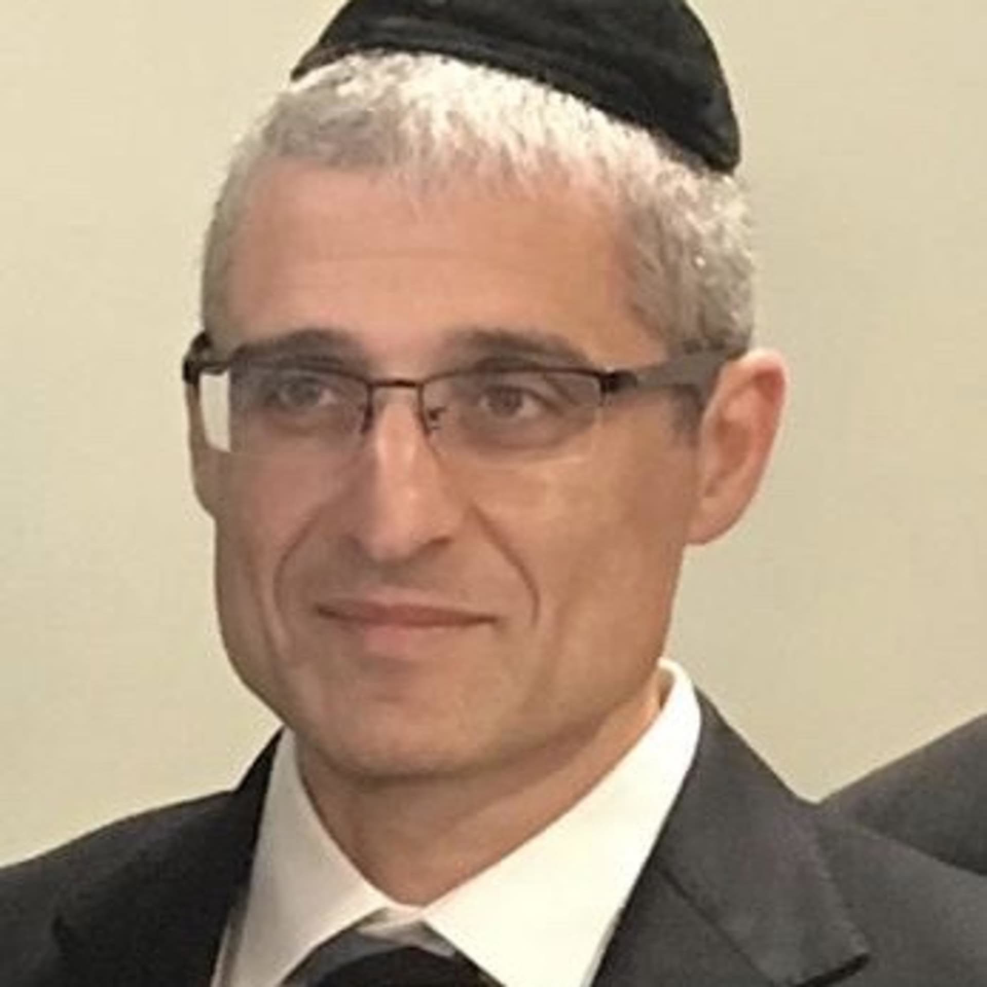 Rabbi Yakov Bronsteyn - Parsha Classes - Podcasts