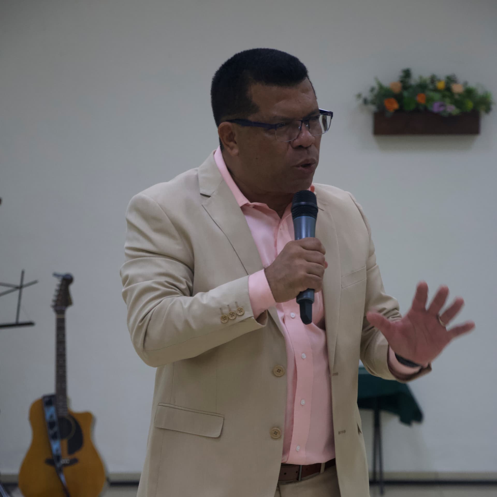 Pastor Dany Castillo