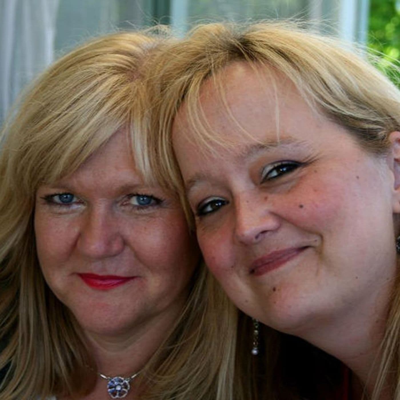 Nyhetshelgen med Ingrid&Maria - Podcasts